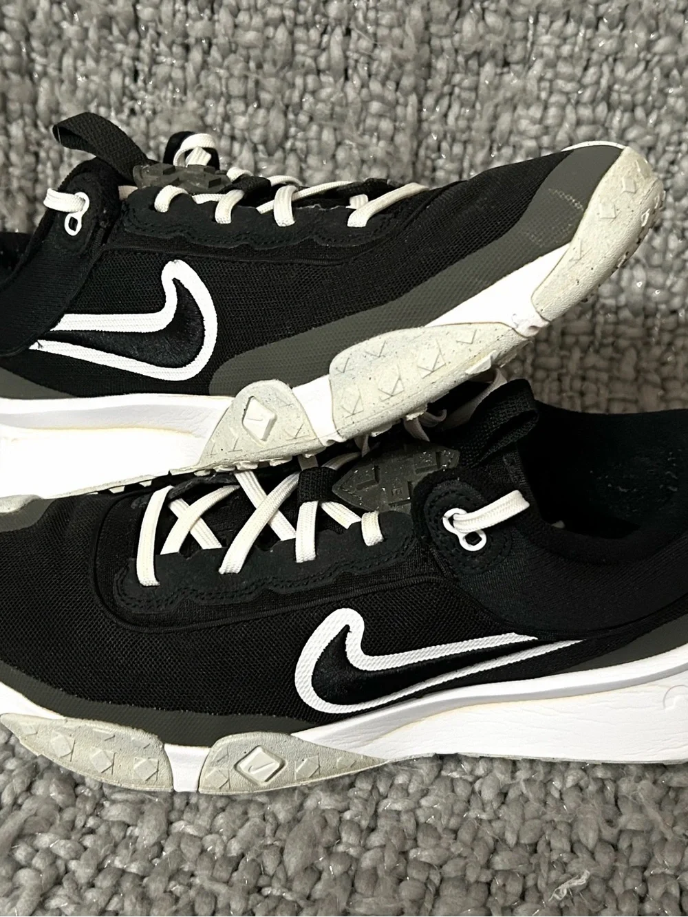 Nike Air Diamond Varsity Turf Low Black Baseball Shoes DZ0502-002 Men Sz 9